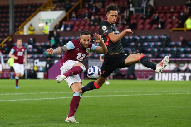 【中超】六连败！深圳队最后时刻遭山东泰山逆转.